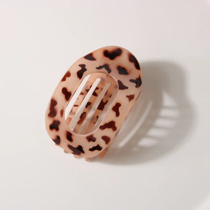Fashion Oval Flat Hair Clips for Women New Design Leopard Large Flat round Claw Clip French Acrylic Lying down Hair Accessories