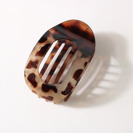 Fashion Oval Flat Hair Clips for Women New Design Leopard Large Flat round Claw Clip French Acrylic Lying down Hair Accessories