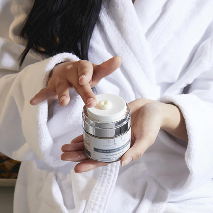 Crema Hidratante Facial Mujer Y Hombres Con Retinol, Ácido Hialurónico Y Vitamina E– Crema Antiarrugas Mujer Para Reducir Arrugas, Líneas Finas Y Manchas Oscuras – Antiedad Facial Crema De Noche -50Ml